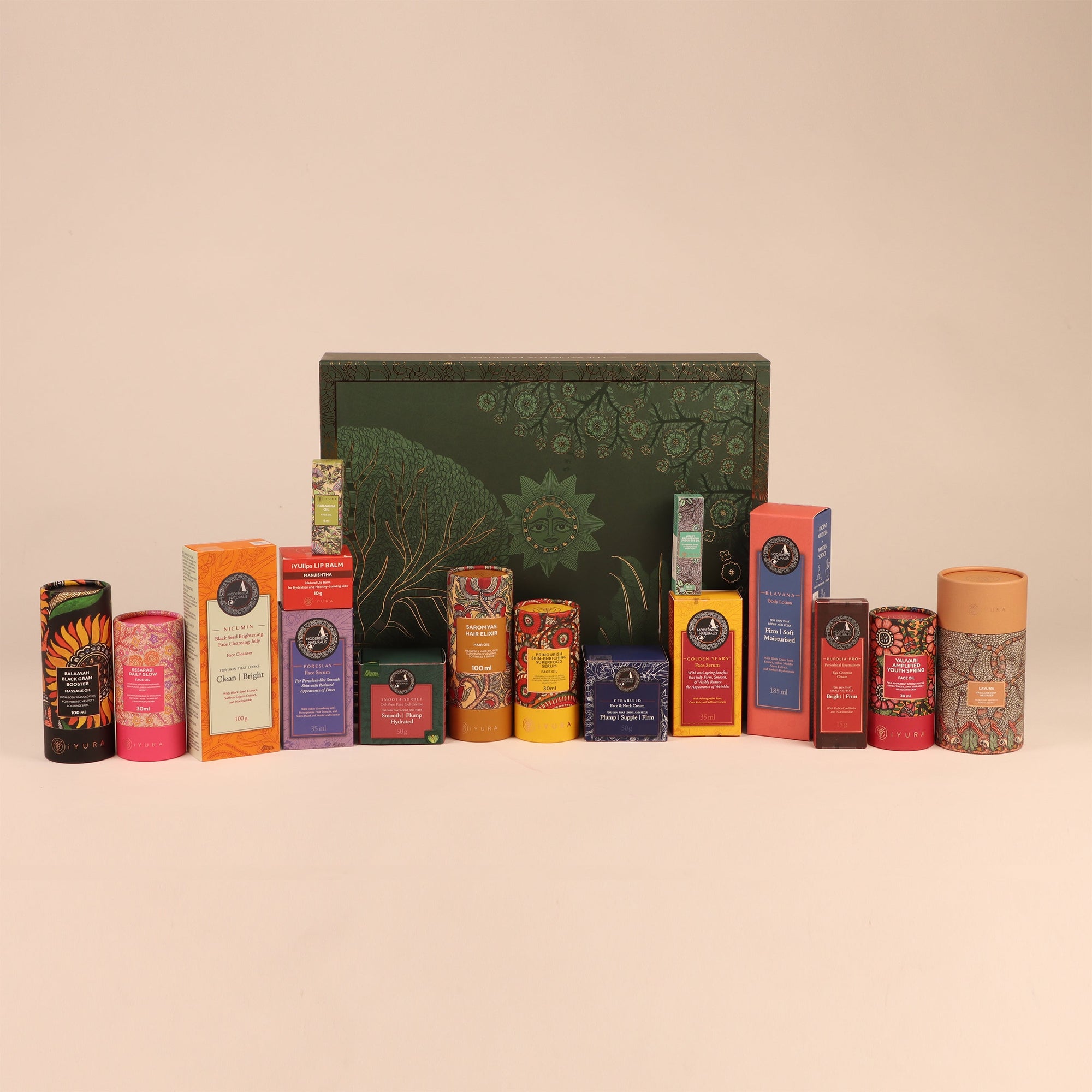 The Ayurveda Experience Treasure Box - 16 zeitlose Bestseller in einer maßgefertigten Luxus-Sammlerbox | Super Sparvorteil