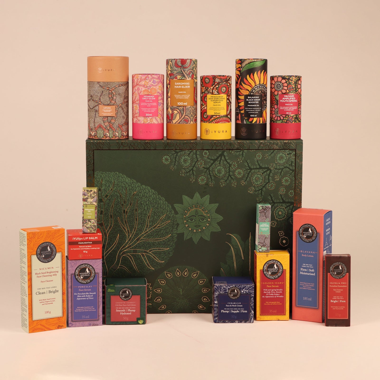 The Ayurveda Experience Treasure Box - 16 zeitlose Bestseller in einer maßgefertigten Luxus-Sammlerbox | Super Sparvorteil